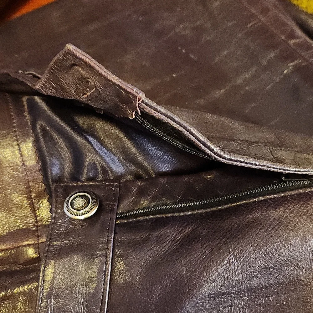 Vintage Elements by Vakko Leather Pants in Aubergine - Picture 9 of 15